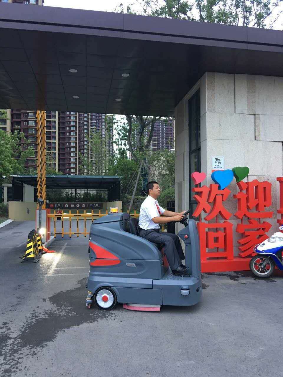 進(jìn)口洗地車一定比國(guó)產(chǎn)洗地車好嗎？